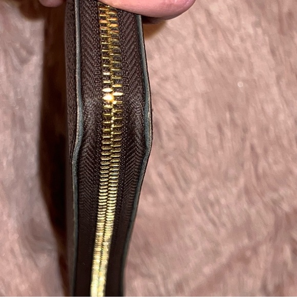 LOUIS VUITTON Clemence Wallet - Picture 10 of 14